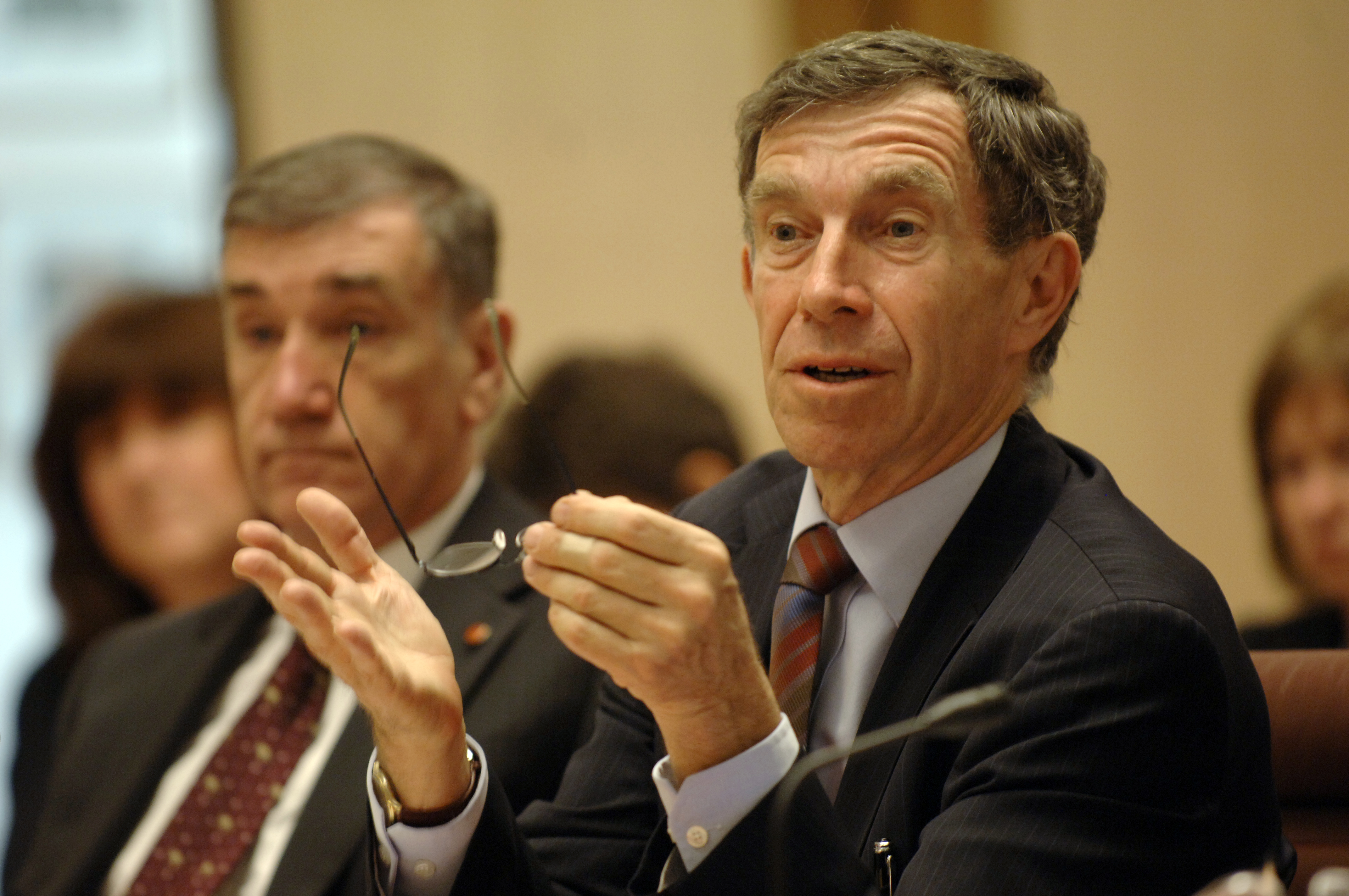Witness Alan Thompson, Secretary of the Department of Parliamentary Services (right), and Senator John Hogg, President of the Senate, at a supplementary budget estimates hearing, 20 October 2008. DPS Auspic.