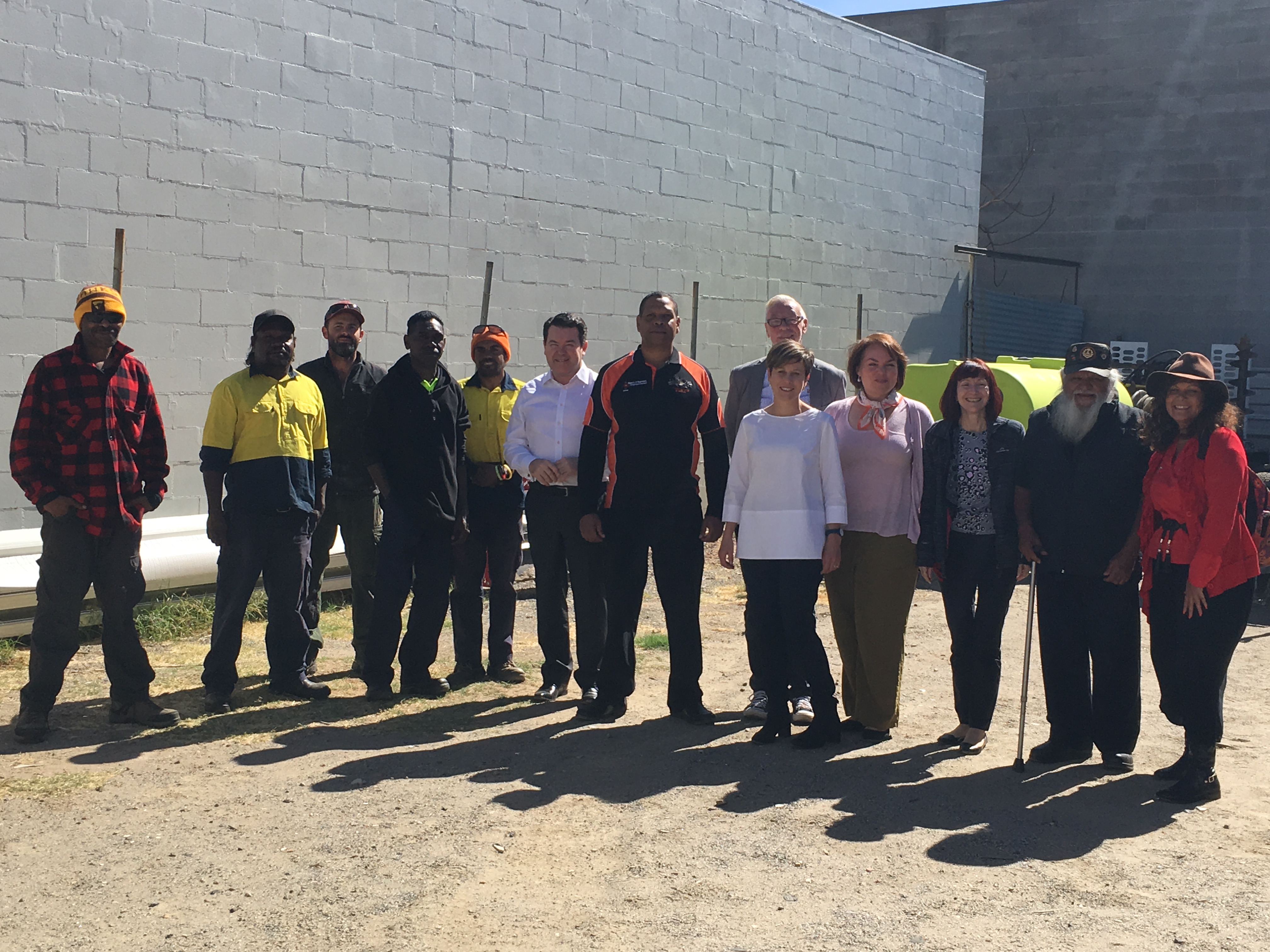 \x3cp\x3eCommittee members with Tangentyere Employment Services participants and employees in Alice Springs, 28 August 2017.\x3c/p\x3e