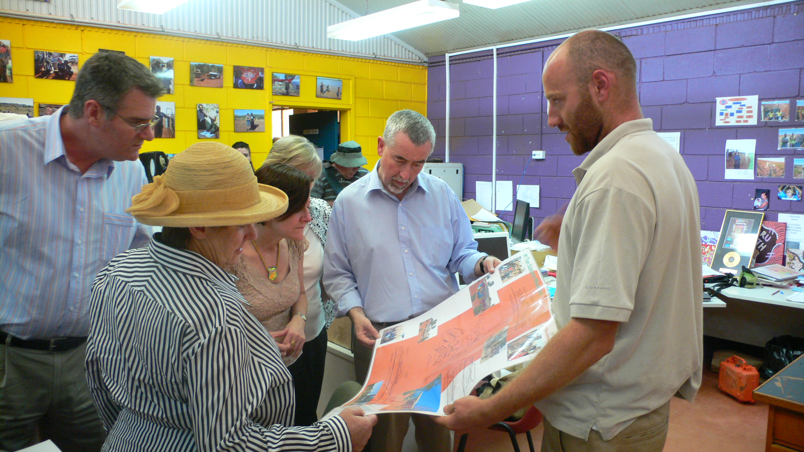 \x3cp\x3eSenators Mark  Furner, Judith Adams, Rachel Siewert, Sue Boyce and Gary Humphries at Yuendumu, 26 October 2008.\x3c/p\x3e