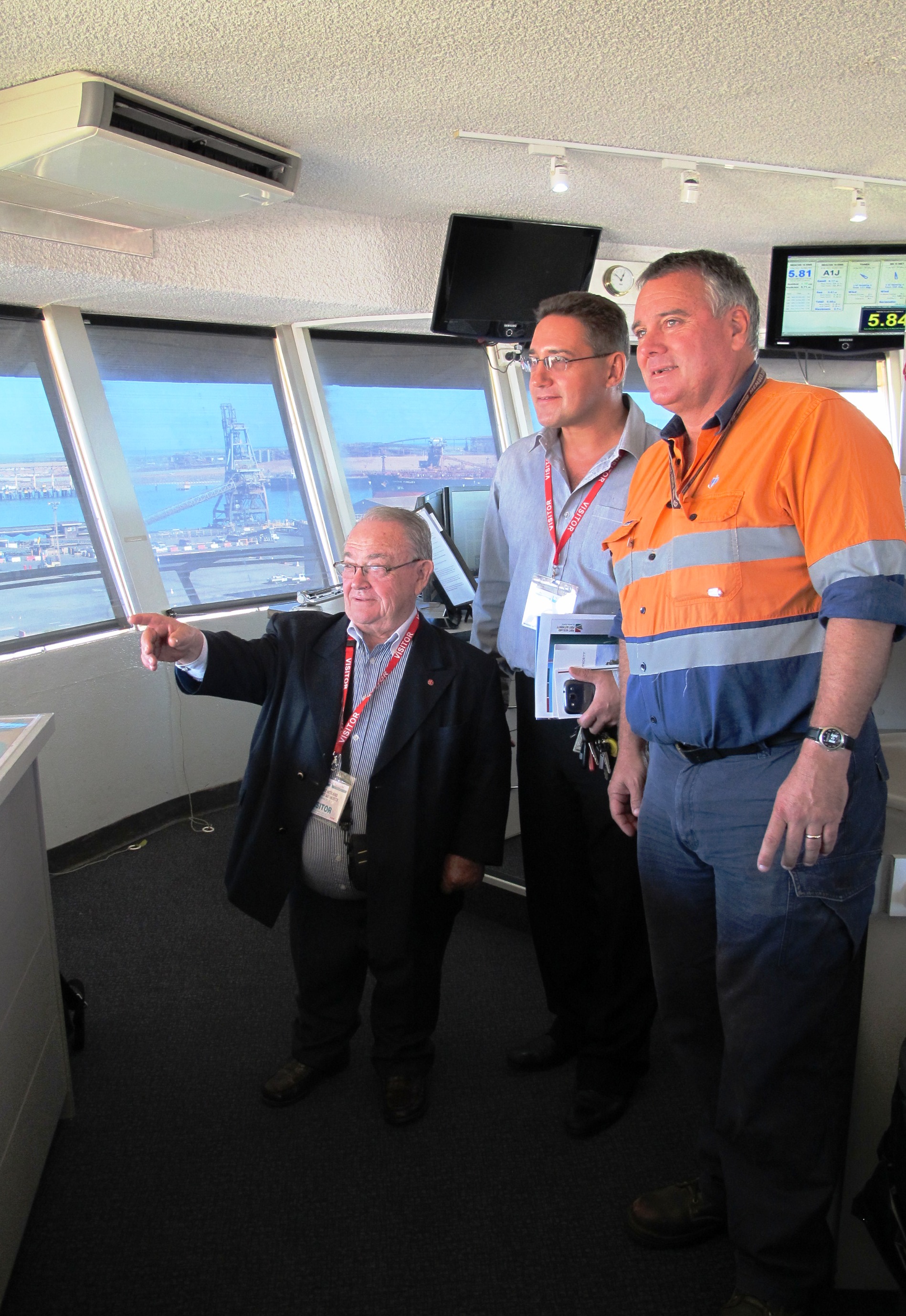 \x3cp\x3eCommittee chair Senator Alan Eggleston inspecting the Port Hedland Port Authority Control Tower with the Port Authority\'s landside operations manager Jon Giles (right) and Port Hedland councillor Bill Dziombak, 24 April 2013.\x3c/p\x3e