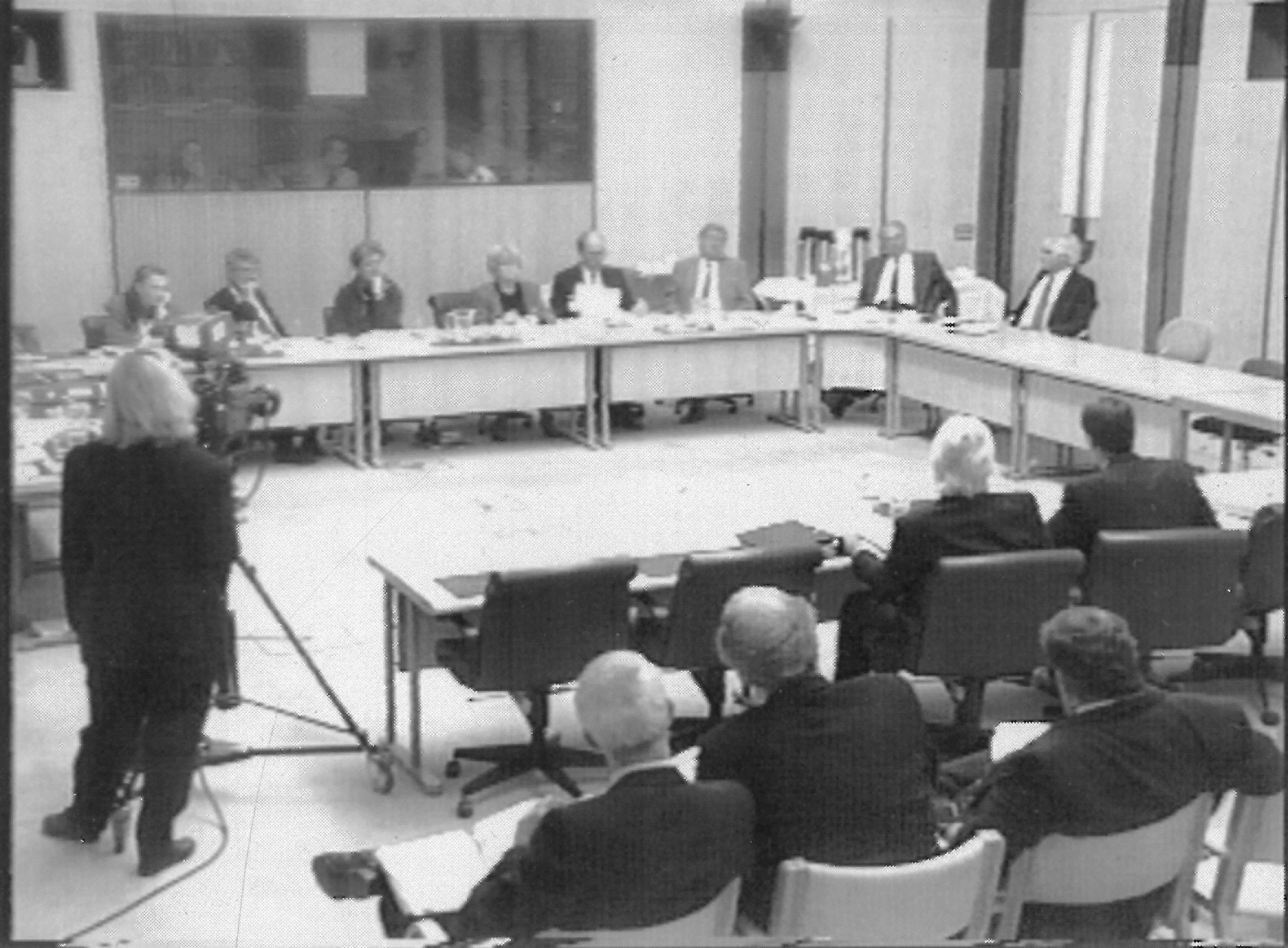 \x3cp\x3ePrivileges Committee hearing, 27 April 1992. The committee authorised for the first time the televising and rebroadcasting of its two public hearings into possible improper interference with a witness and possible misleading evidence before the National Crime Authority Committee.\x3c/p\x3e